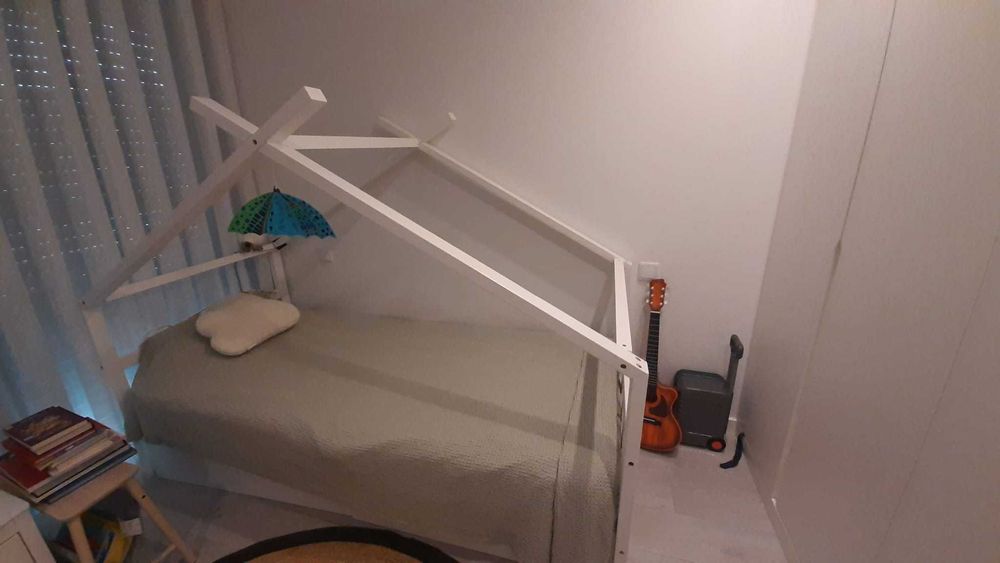 Cama montessori com gavetas e  colchão