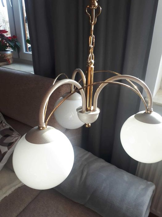 Żyrandol złoto biały, częściowo złoty kolor bielony