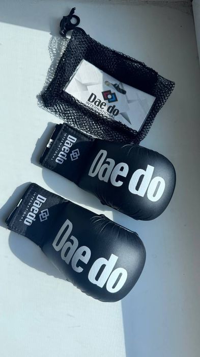 Нові рукавиці для карате Daedo (Розмір M)