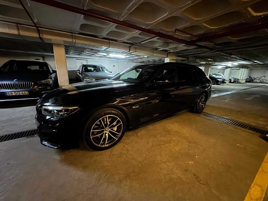 BMW 530e Touring Xdrive Pack M interior e exterior