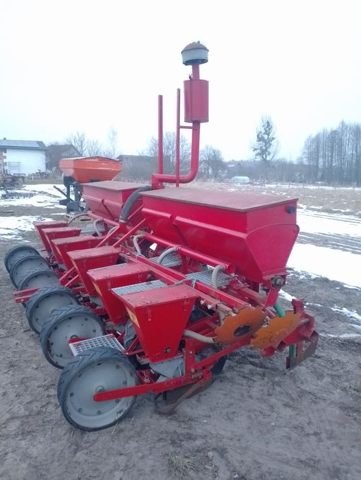 Siewnik do kukurydzy Becker sześciorzędowy