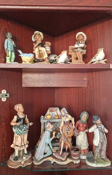 Estatuetas loiças decorativas