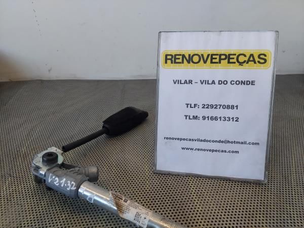 Encaixe de cinto frente direito OPEL Corsa D
