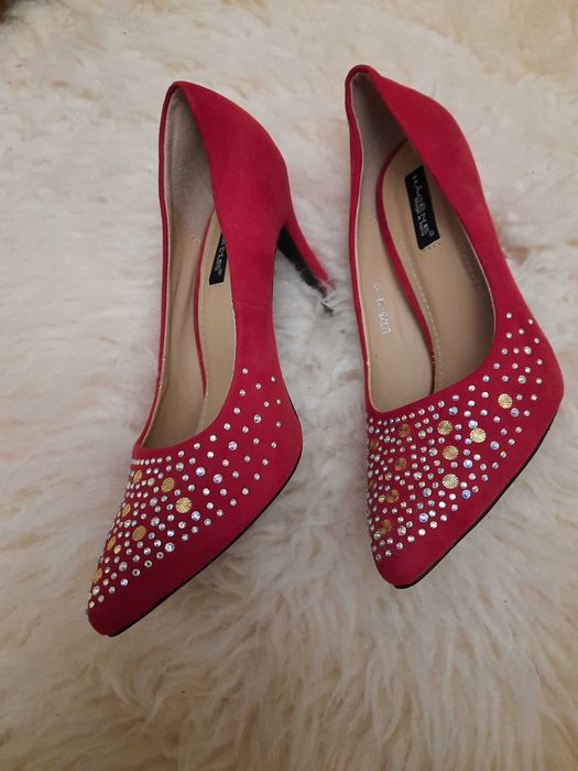 Buty czerwone szpili rozm 36