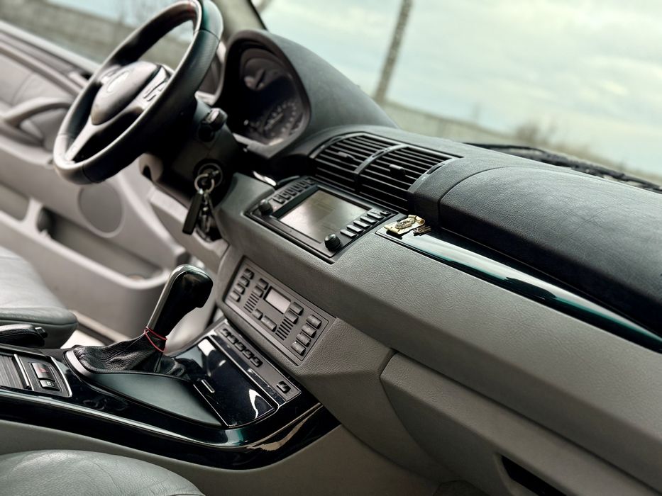 Продам BMW X5 E53