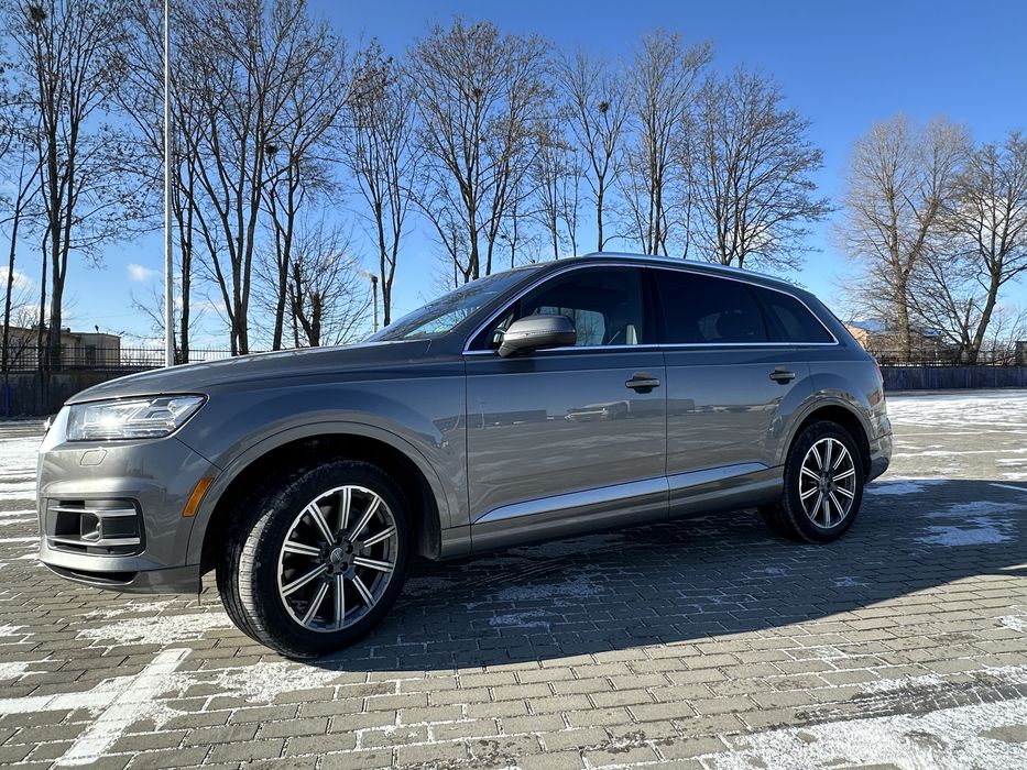 Авто Ауді Q7 2017