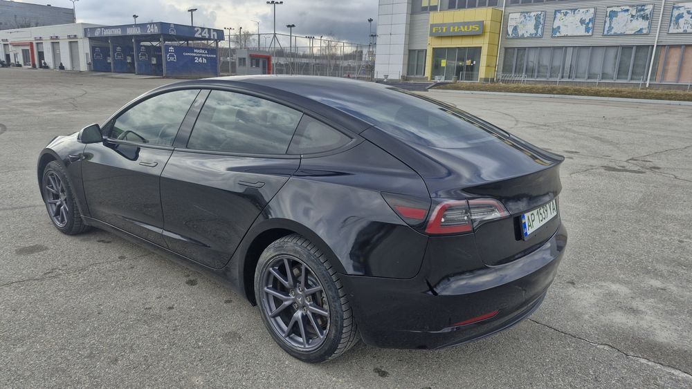 Продам Tesla model 3
