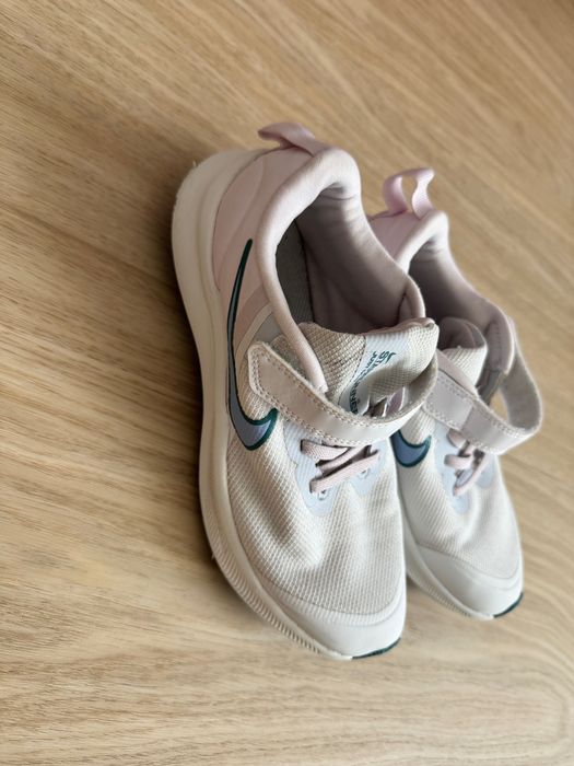 Продам дитячі кросівки Nike