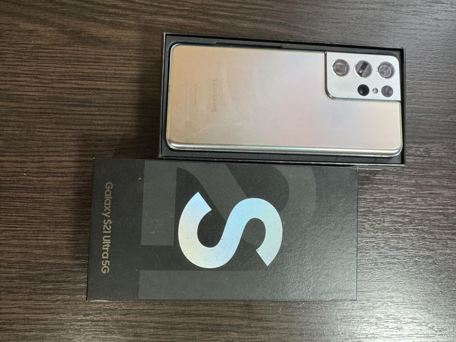 Продам телефон Samsung s21 ultra 5g, не работает экран, на дисплее есть трещины, а так всë работает без проблем