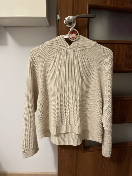 sweter z kapturem stradivarius S
