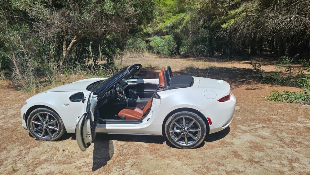 Mazda MX-5 cabrio, 2.0 b, 160KM, manual,  biała Perła metalic