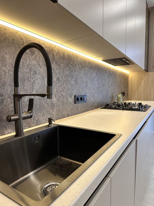 Сучасний ДУПЛЕКС з ремонтом, меблями і технікою в передімісті Києва