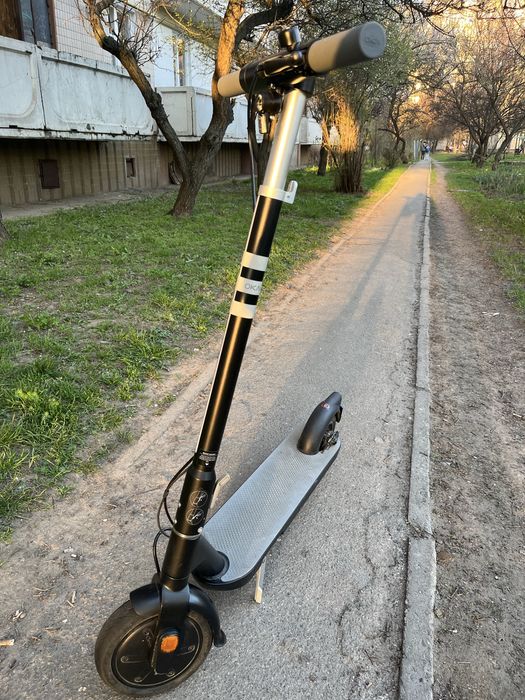 Продам електросамокат OKAI ES10-NEON Lite Black 9"