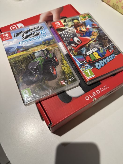 NINTENDO Switch OLED White + 2 игры
