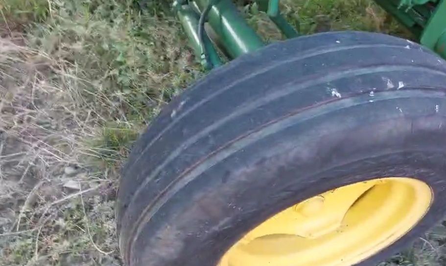 Продаю комбайн Джон дір  1042.  John Deer