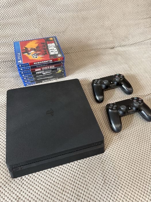 Продам PlayStation 4 Slim 1 ТБ (PS4)