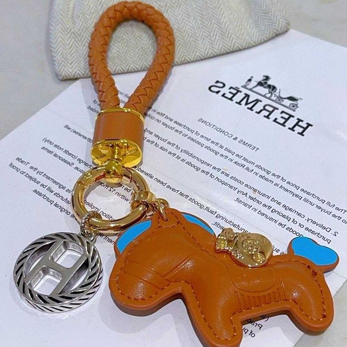 Elegancki brelok premium – pomarańczowy akcent