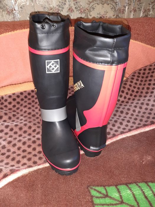 Продам  новые сапоги