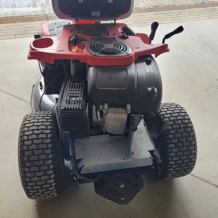 Traktorek ogrodowy,  kosiarka Wolf Garten MTD