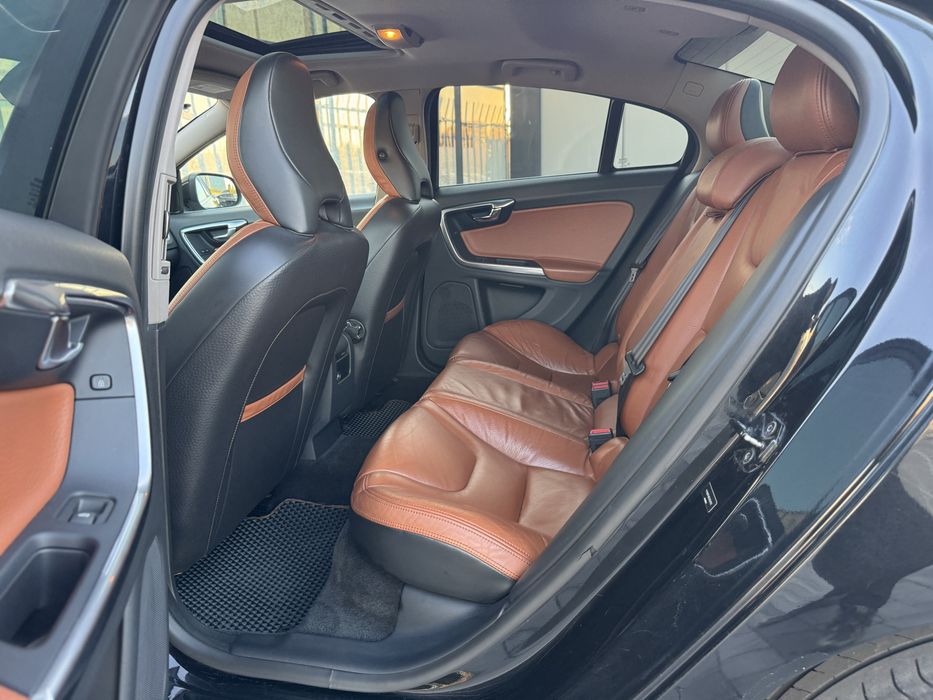 Volvo S60, 2011 року, 3.0 бензин, автомат, повний привід