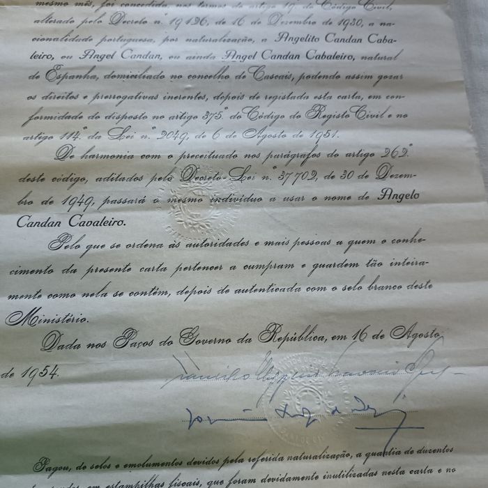 Documento de naturalização de um espamhol para português em 1954