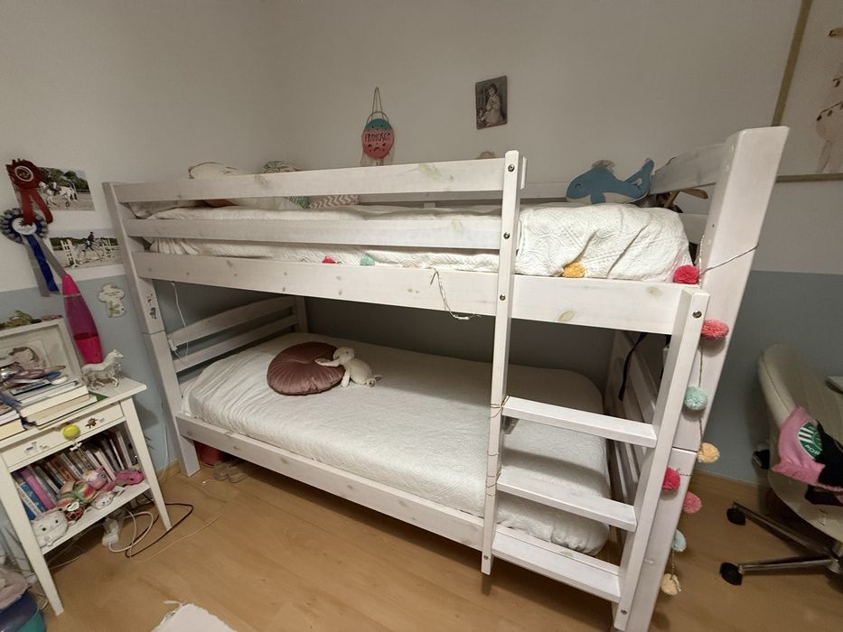 Vendo beliche com dois colchoes