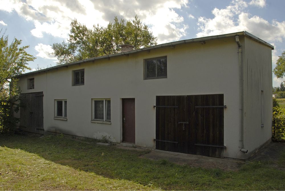 Duża działaka zabudowana domem jednorodzinnym - Widok 2