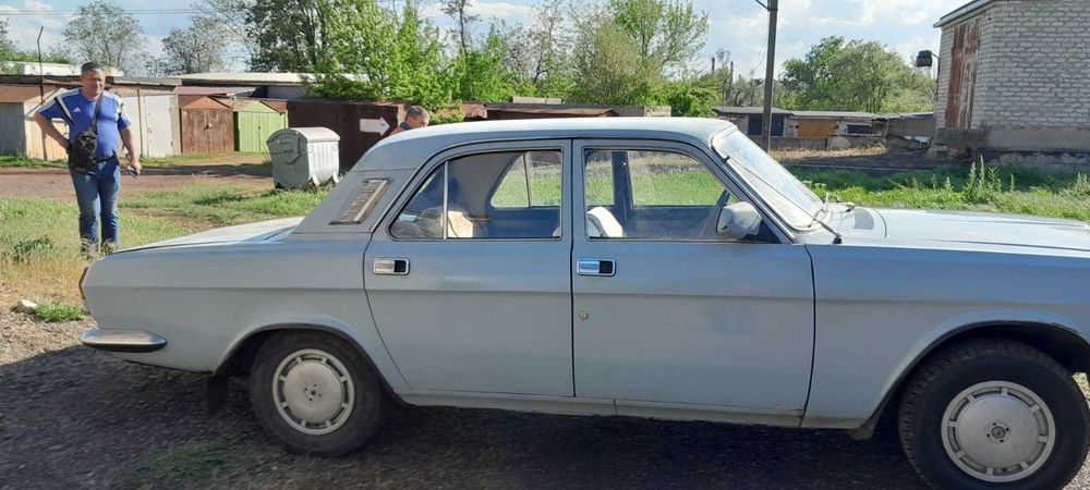 продаж автомобіль ГАЗ 2410