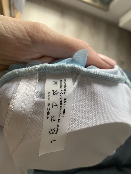 Stroj kapielowy jesnoczęściowy z kwiatuszkami