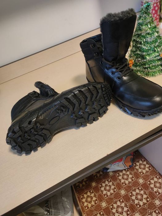 Продам зимові черевики