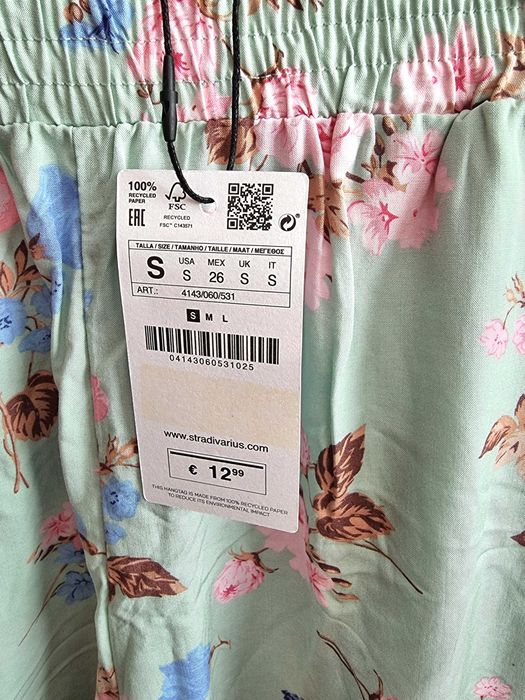 Calções verde floridos Stradivarius 100% viscose S - novos c etiqueta
