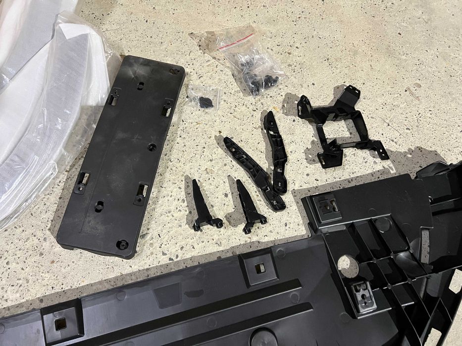 передний бампер mercedes glb x247 w247 amg glb35 AMG Решетка амг