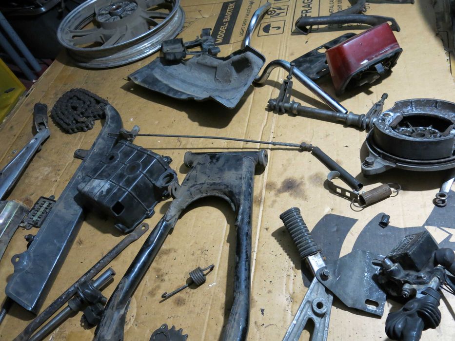 Resztka części Yamaha XJ 550 lata 80-te