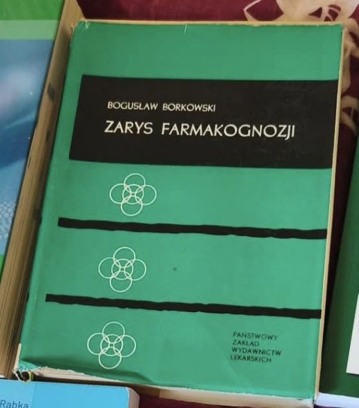 Sprzedam książkę zarys farmakognozji