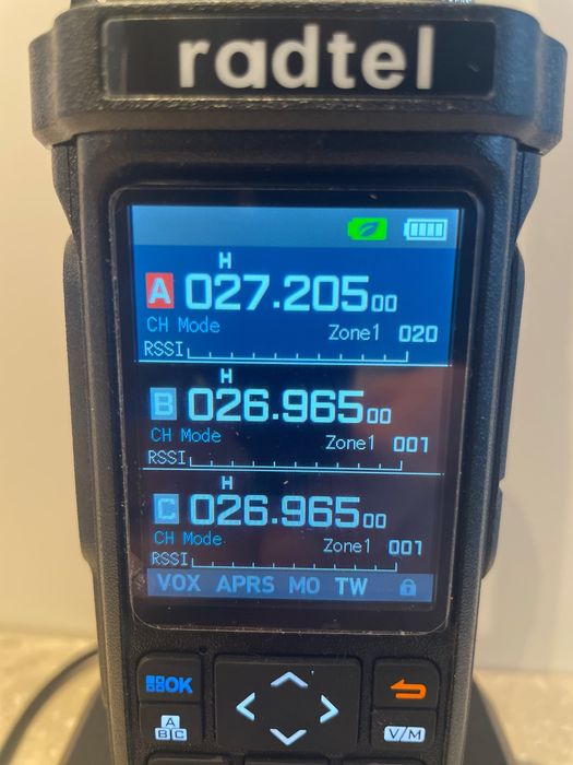 Radiotelefon Radtel RT-950 Pro z GPS/APRS i analizatorem widma. Nowy