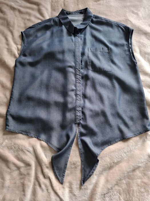 Granatowa a'la denim bluzka bez rękawów z wiązaniem