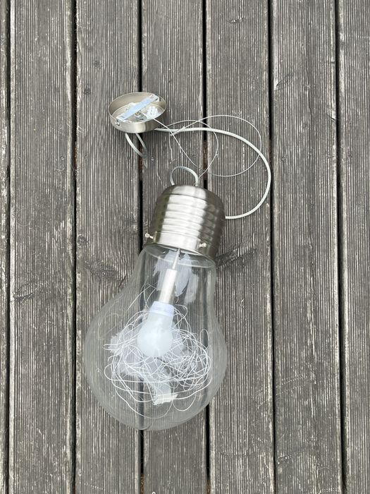Lampa podwieszana ,,żarówka''