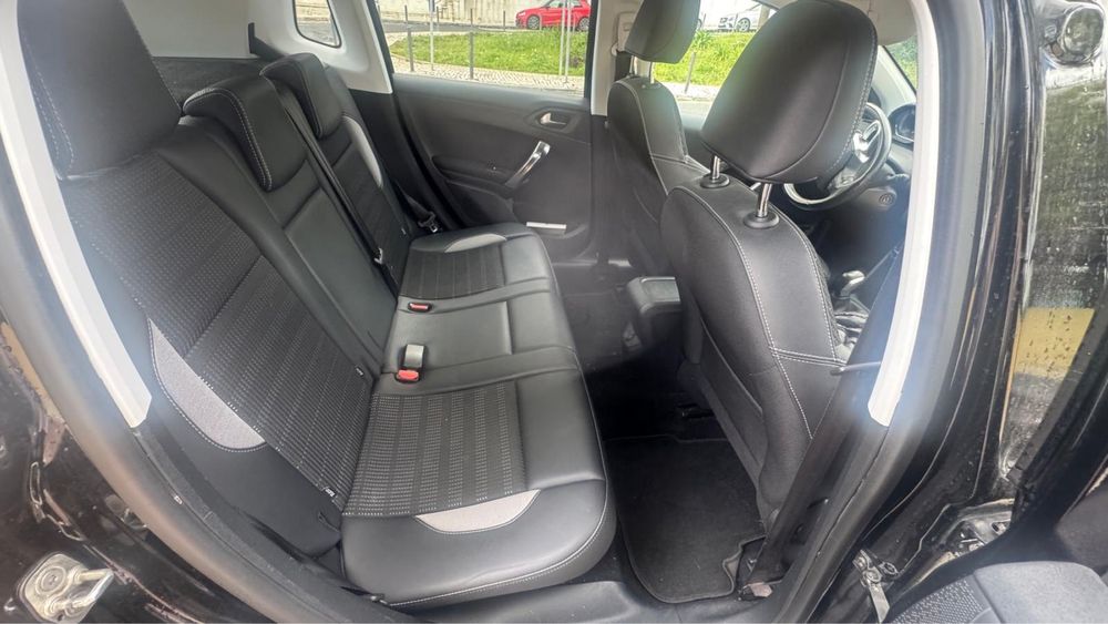 Peugeot 2008 1.2 Puretech Allure