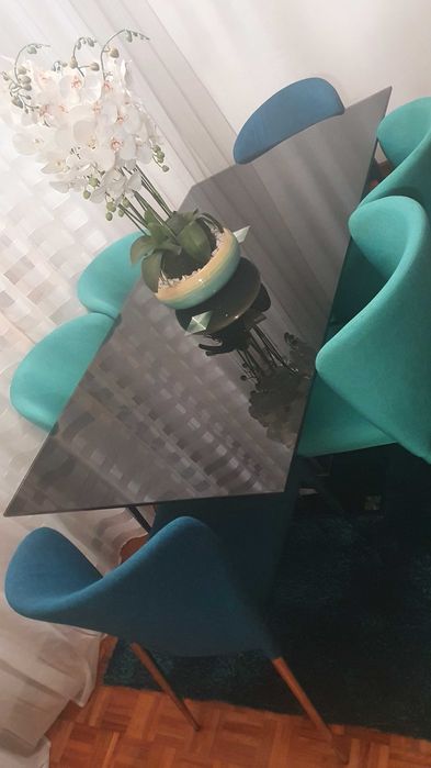 Mesa e cadeiras em Queluz