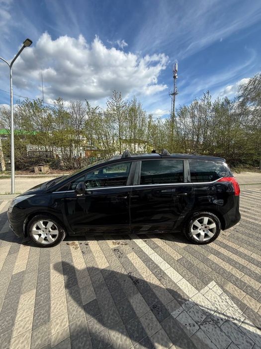 Продам peugeot 5008