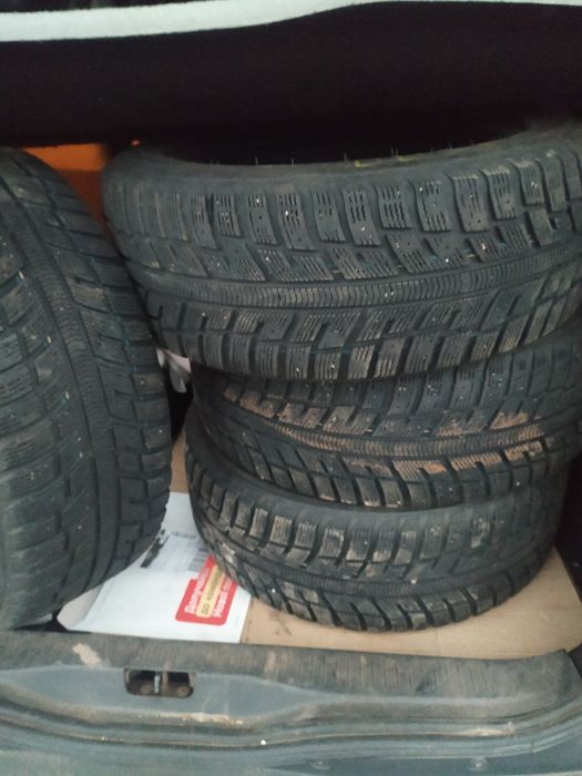 Продам шини зимові