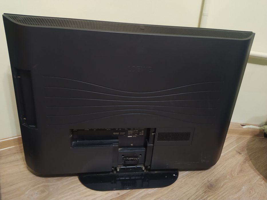 Великий телевізор loewe modus