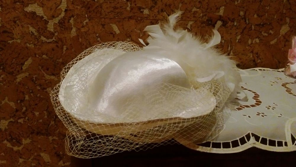 Kapelusz ślubny ecru