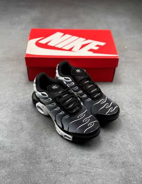 Nike Air Max TN Plus R.40