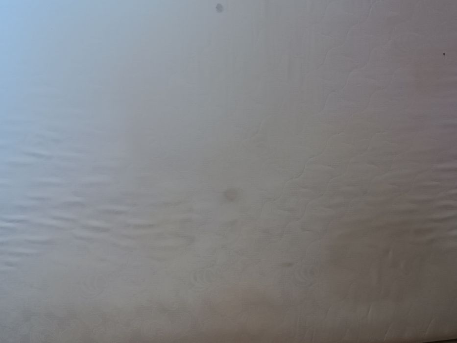 Ліжко 1.45*1.95 з матрацом та наматрацником