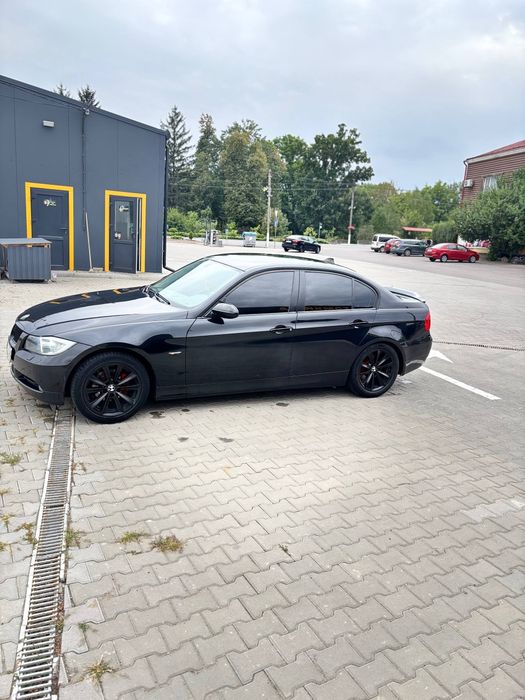 Продам BMW e90 2.0 бензин
