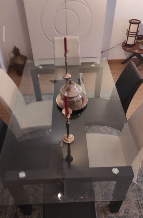 Mesa de jantar em vidro e wengué preto 183x107cm