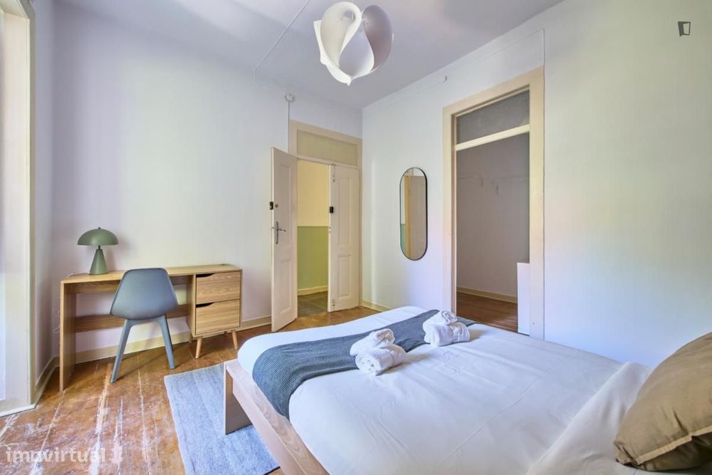Quarto - localizado em São Bento Lisbon