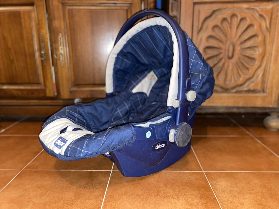 Cadeira Automóvel Chicco para Bebé