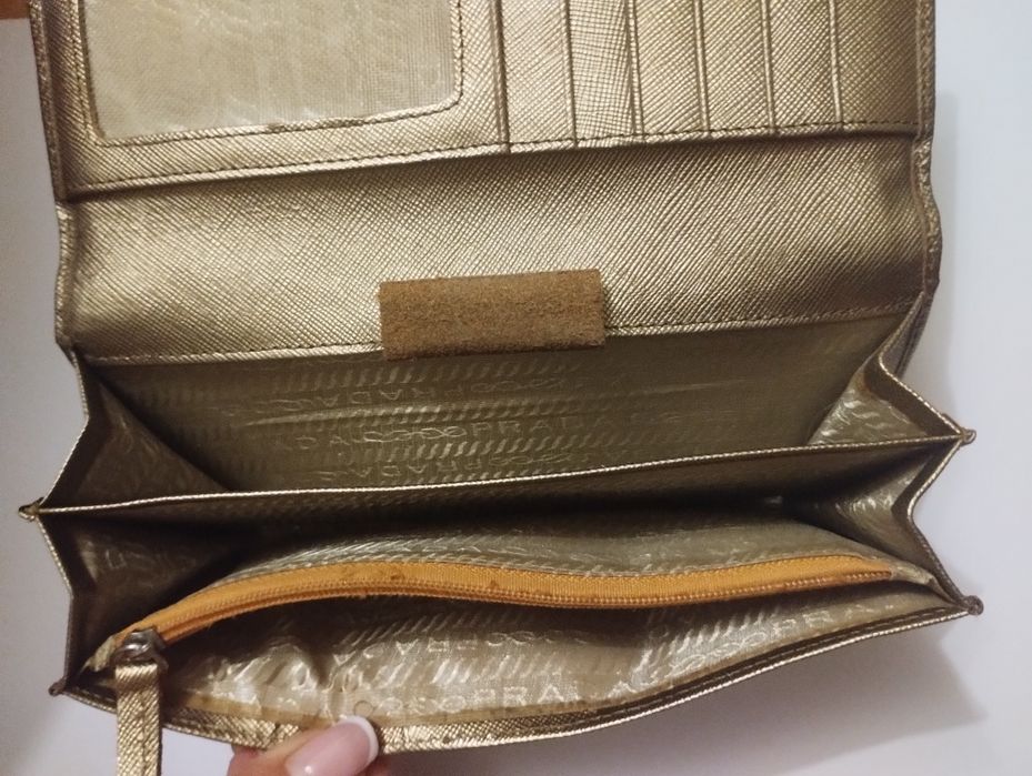 Женский кошелек prada
